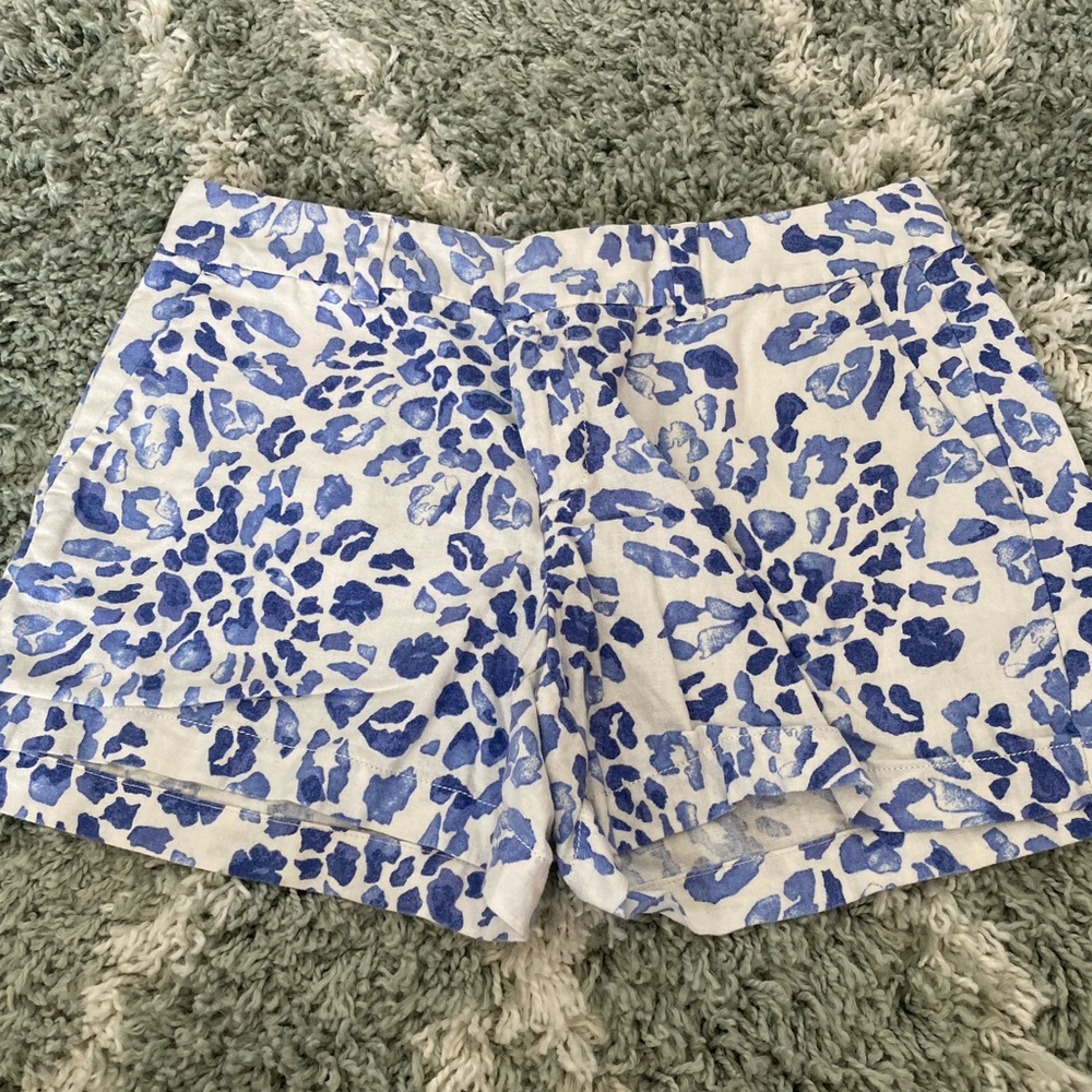 Blue and White Patterned Women's Shorts - Loft Size 4